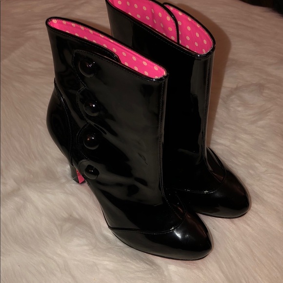 Betsey Johnson”Luca”Patent Leather Snap Bootie-6 - Picture 4 of 8